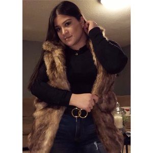 beige and black vest✨